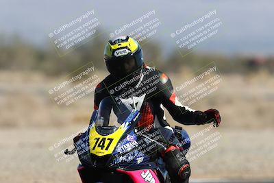 media/Dec-07-2025-CVMA (Sun) [[3e7d2de5dc]]/Race 5-Formula UL-CVMA Hooligans-American Thunder/